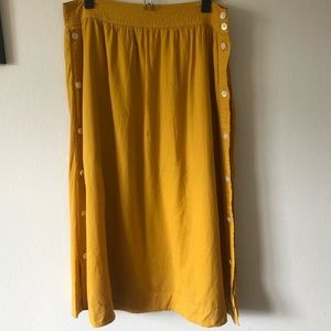 NWOT gold/mustard midi skirt